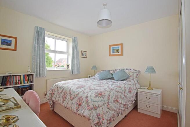 14 Paddock Close, bed 2.jpg