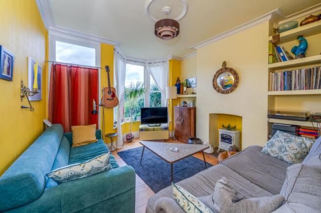 KITCHEN, DINER AND LIVING ROOM