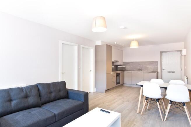 2 bed Apartment to rent Image 6
