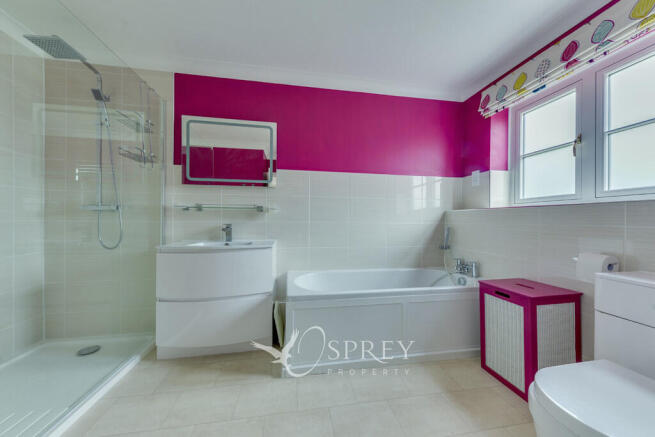 En-Suite Bathroom