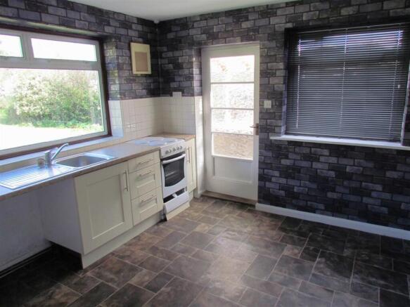 2 bed Detached Bungalow for sale Image 6
