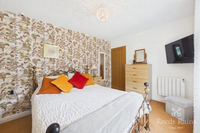 2 bed Bungalow for sale Image 10