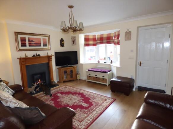 Attractive Bay Fronted Lounge