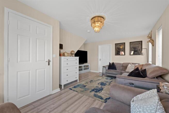 4 bed Detached for sale Image 12