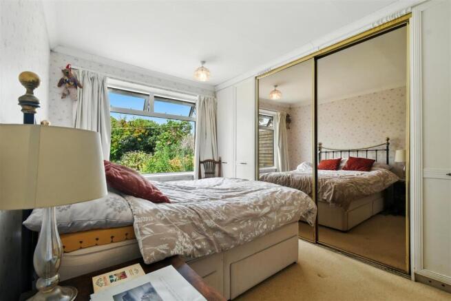 3 bed Semi-Detached Bungalow for sale Image 11