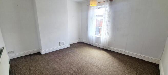 2 bed Semi-Detached to rent Image 5