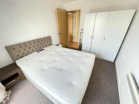 1 bed Apartment to rent Image 8