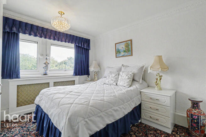 1-bed flat on Crescent Towers, Leeds, £55,000