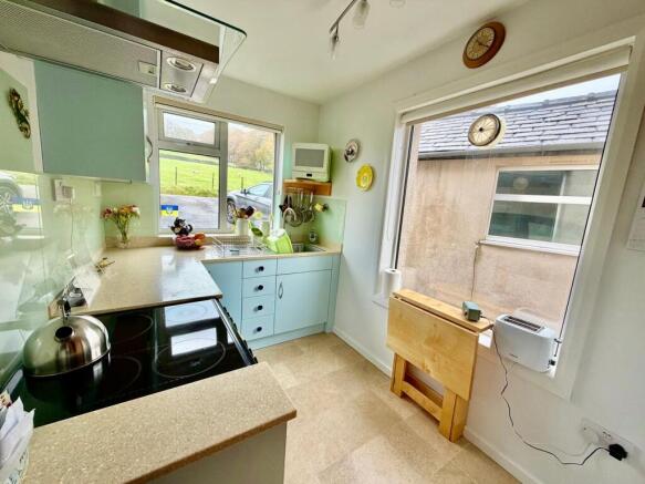 4 bed Detached for sale Image 10