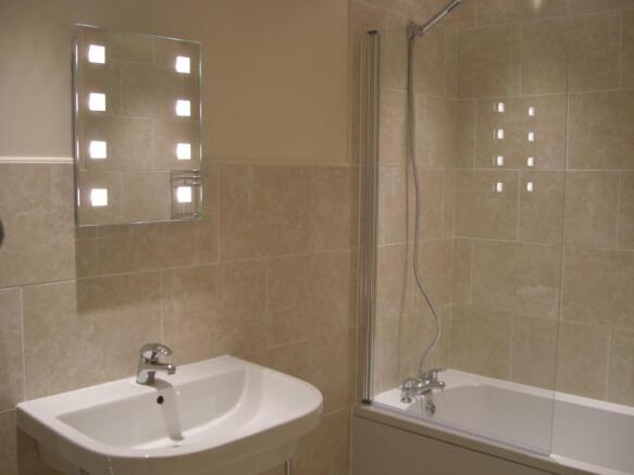 Bathroom, pic 1