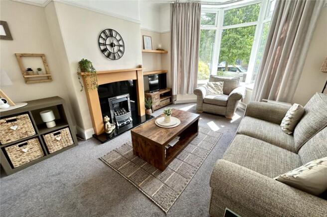 3 bed Semi-Detached for sale Image 3