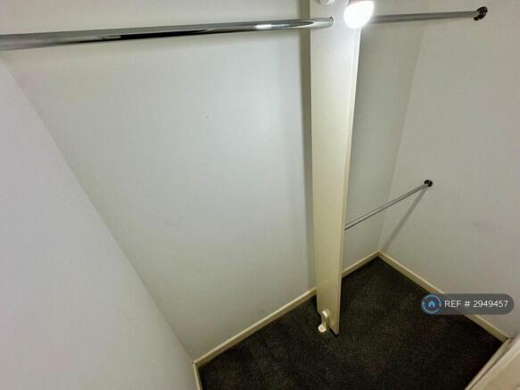 1 bed Flat to rent Image 12