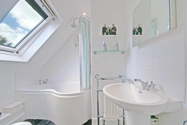 Ensuite to Principle Bedroom.jpg