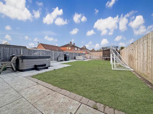 Generous Rear Garden 052