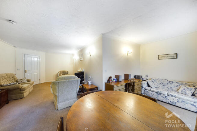 Open Plan Lounge ...