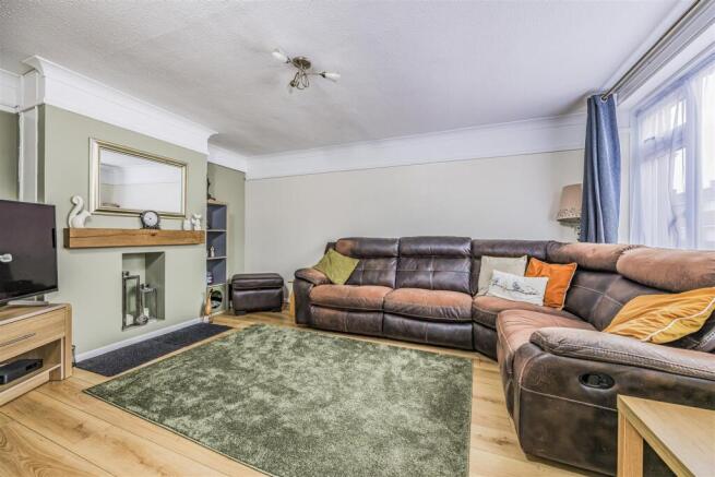 46 Cheslyn Road,Baffins-PorticoMarketing-SoldBy-33