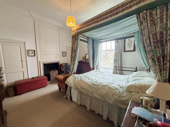 3 bed Semi-Detached for sale Image 9