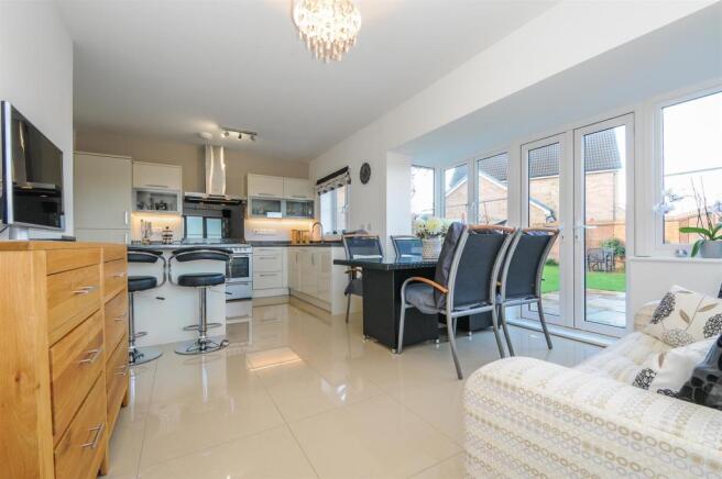Kitchen/Breakfast Room