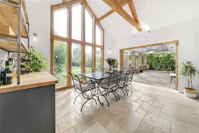 Kitchen/Dining Space