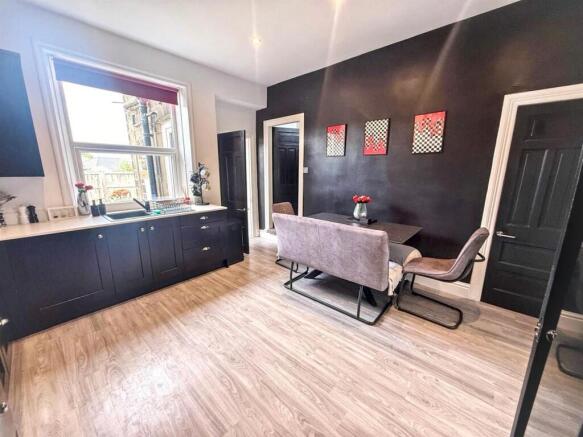 3 bed Terraced for sale Image 5