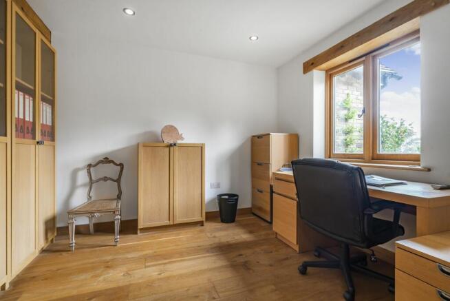 Bedroom 4 / study