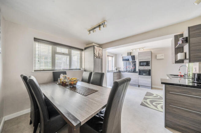 1318790-7-686d720...