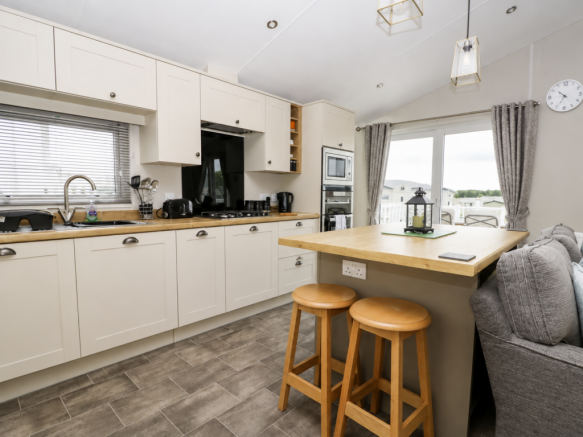 3 bed Park Home for sale Image 6