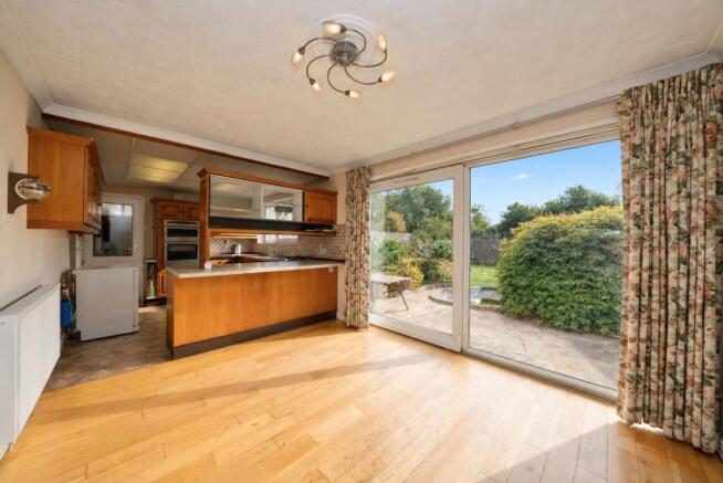 Kitchen/Dining Road