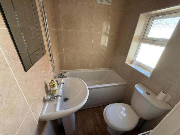 2 bed House to rent Image 9