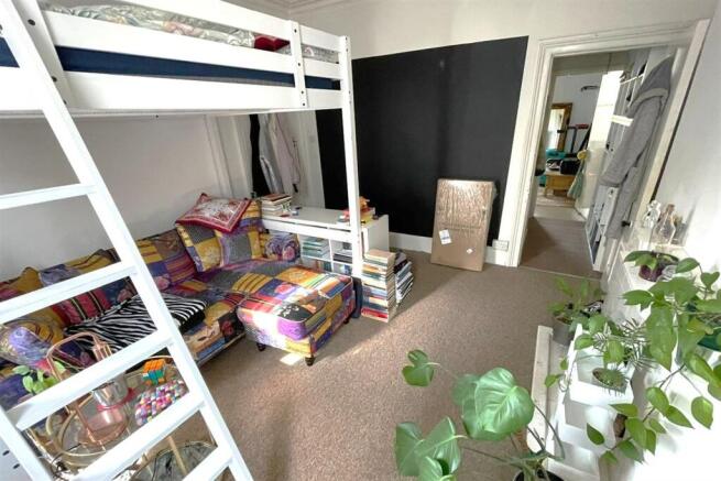 Bedroom / Living Roo