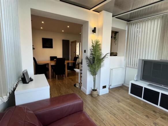 3 bed Terraced for sale Image 8