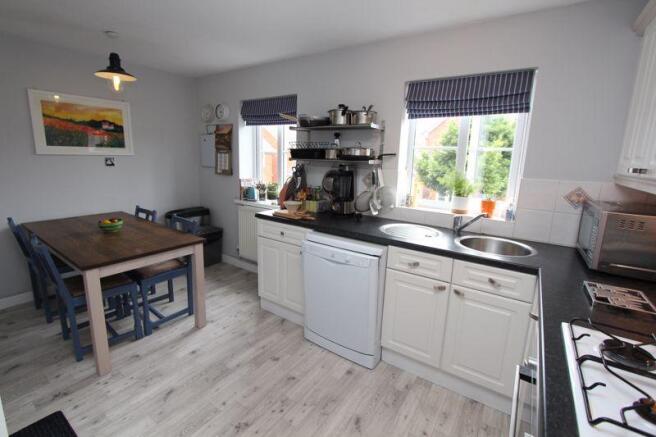 Kitchen/Dining...