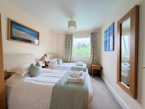 3 bed Apartment for sale Image 10
