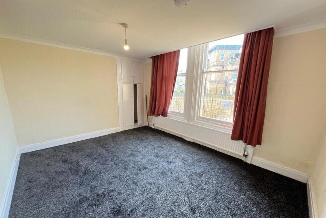 1 bed Flat to rent Image 6