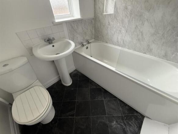 BATHROOM & WC