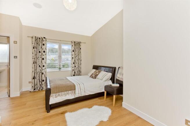 MasterBedroom-02.jpg