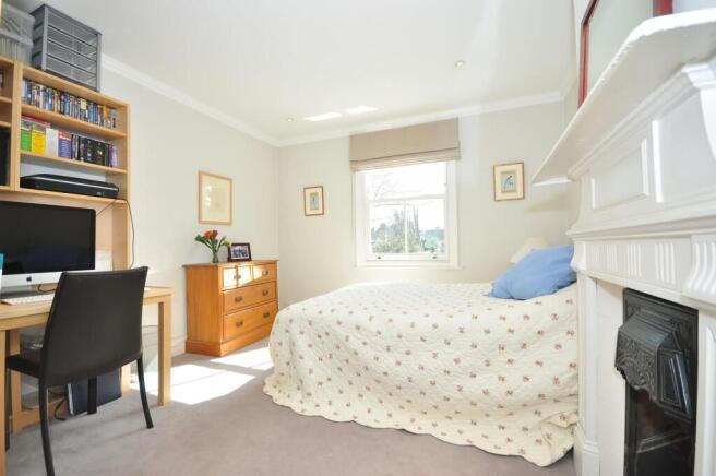 First Floor 12' Double Bedroom