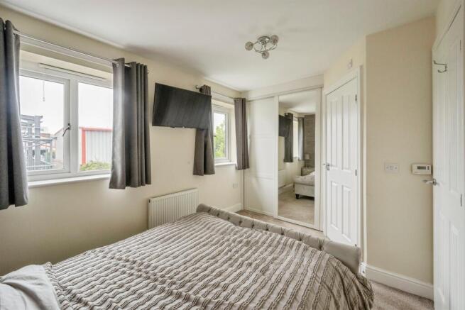3 bed Semi-Detached for sale Image 8