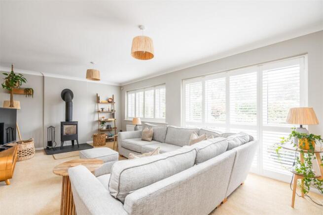 60 Purnells Way_6.jpg