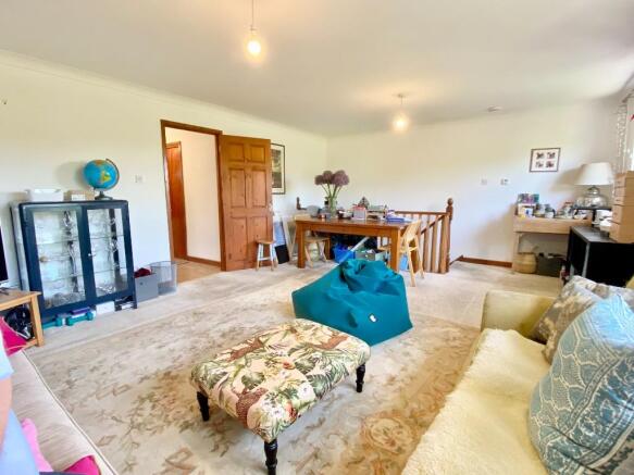Lounge/Dining Room