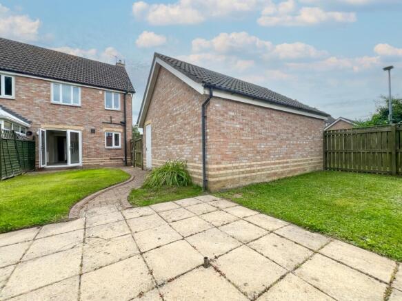 3 bed Semi-Detached to rent Image 4
