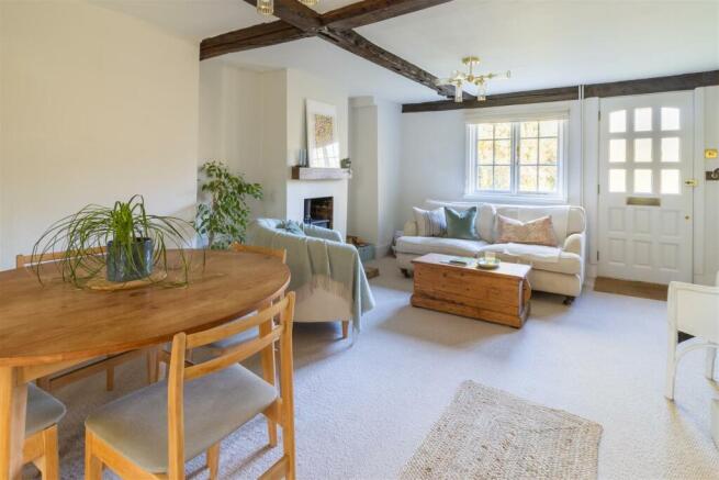 LOUNGE/DINING ROOM