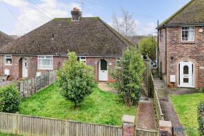 16, Hawks Road, Hailsham BN27 3BL