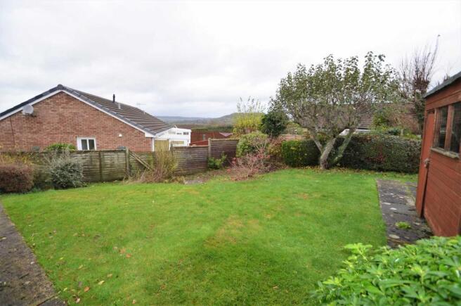 Spacious Bunglalow in need of updating - Haydons Park, Honiton