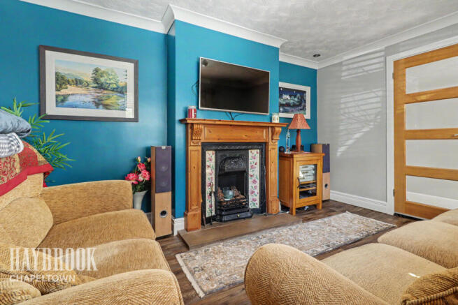 4 bed Semi-Detached for sale Image 4