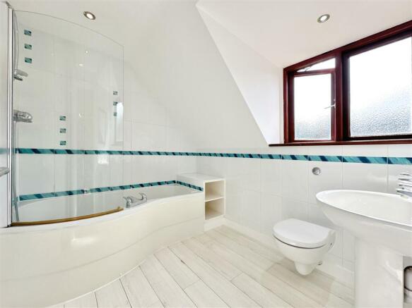 Family Bathroom.JPG