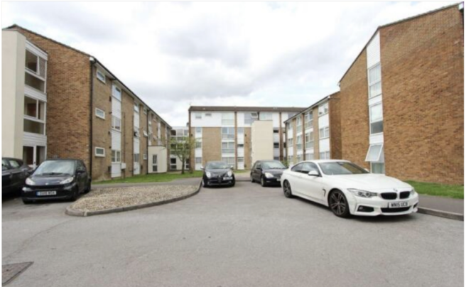 Mintern Close, Hedge Lane, London, N13 photo 3