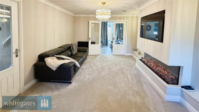 4 bed Detached for sale Image 8