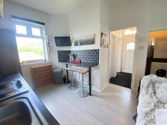 3 bed Semi-Detached to rent Image 10