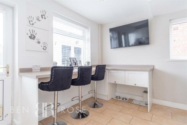 Kitchen/Breakfats Room